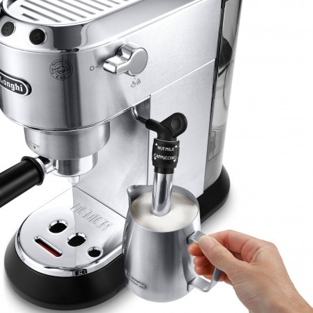 Espressoare DeLonghi EC685.M, 1300W, 15 bar, 1.1 l, 3 adaptoare, Controlul temperaturii, Inox