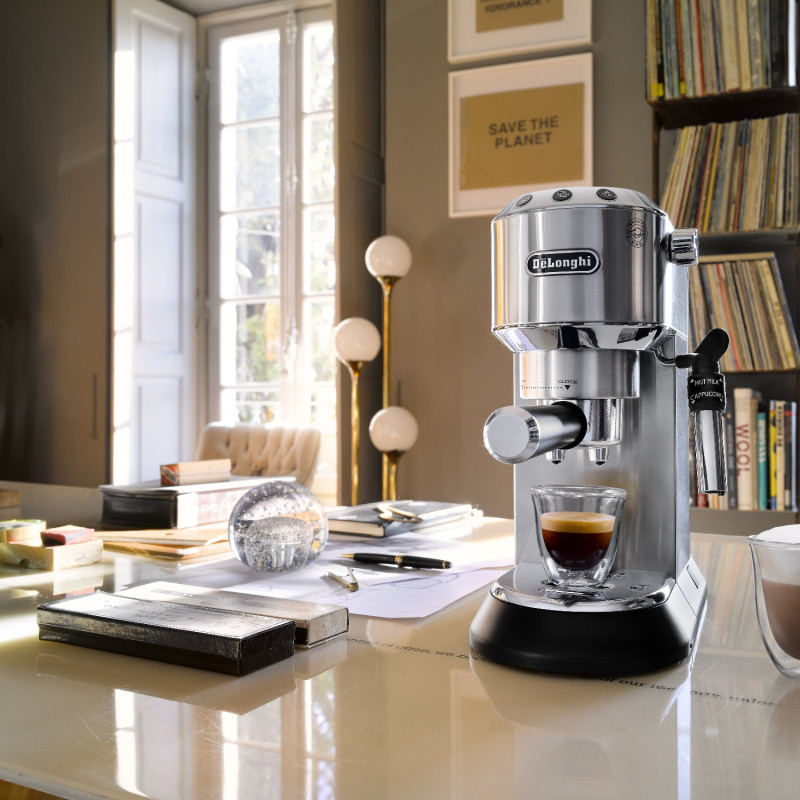 Espressoare DeLonghi EC685.M, 1300W, 15 bar, 1.1 l, 3 adaptoare, Controlul temperaturii, Inox