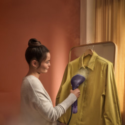 Fier de călcat cu abur Philips STH7050/30, 1500W, 100 + 200 ml, 28 g/min, OptimalTEMP, Cap reglabil, 2 niveluri de abur, Accesorii, Negru/violet