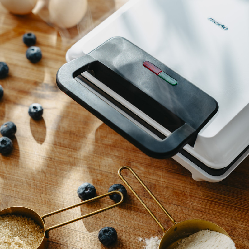 Mesko MS 3091, 1800W, Acoperire antiaderentă, 2 plăci, Picioare antiderapante, alb