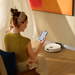 Aspirator robot Roborock Q10 PF+, 10.000 Pa, 150 min, 0,35 L, Wi-Fi, Uscat/umed, Ridicare automata a mopului, LiDAR 360°, Cartografiere 3D, Control vocal, Alb