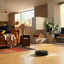 Прахосмукачка робот Roborock Q10 PF+, 10000 Pa, 150 мин, 0.35 л, Wi-Fi, Сухо/мокро, Автоматично повдигане на мопа, 360° LiDAR, 3D картографиране, Гласово управление, Черен