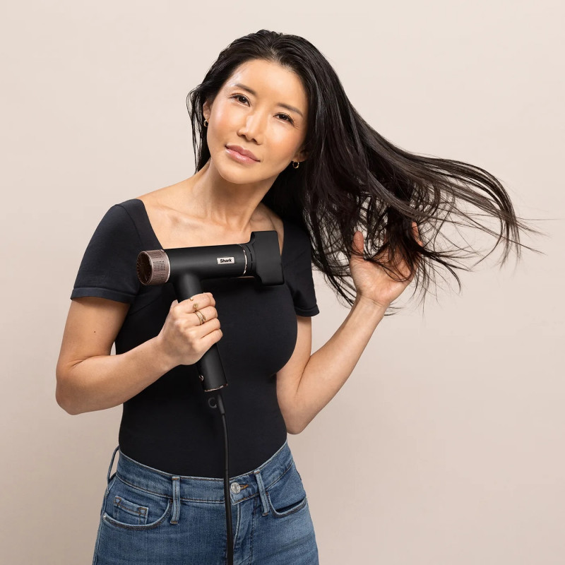 Uscător de păr 3-în-1 Shark SpeedStyle Pro HD731EU, 1750 W, 3 viteze, 4 setări, Coanda, recunoaștere duză iQ, protecție scalp, negru