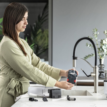 Mașină de espresso DeLonghi Rivelia Onyx Black EXAM440.55.B, 1450 W, 19 bari, 1,4 L, 16 băuturi, Aroma, LatteCrema Hot, Twin Shot, Bean Adapt, ecran tactil TFT, negru mat