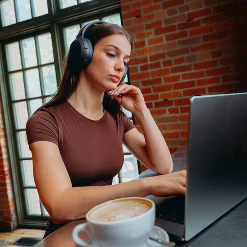 Casti fara fir Edifier W820NB Plus V25 gri, 40 mm, 80 h, A.I, Difuzoare dinamice acoperite cu titan, Bluetooth V6.1, ANC, Hi-Res, Gri închis