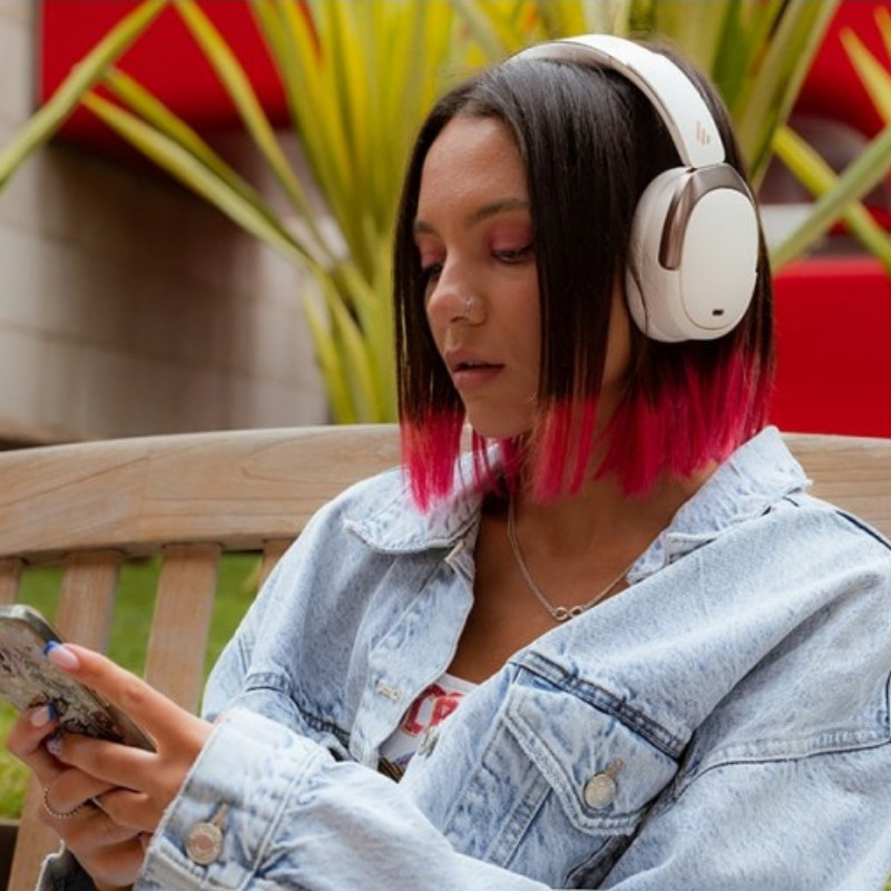 Casti fara fir Edifier WH950NB Ivory, 40 mm, 55 ore, Difuzoare dinamice acoperite cu titan, 3 moduri, Timer, Bluetooth V5.3, ANC, ENC, Hi-Res, Bej