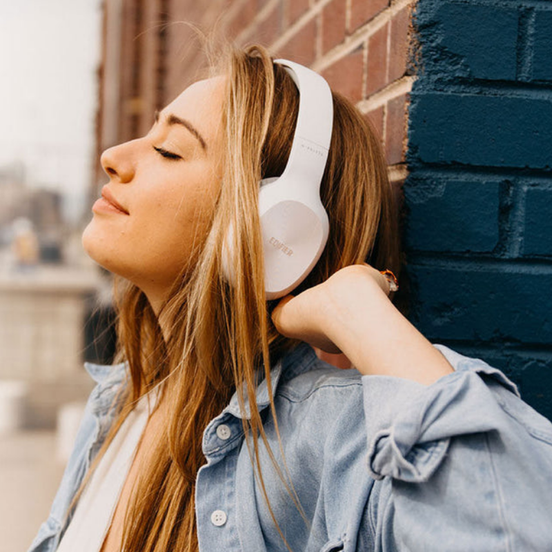 Căști wireless Edifier W800BT Plus WH, 40 mm, 55 ore, difuzoare dinamice, BT V5.1, USB-C, Qualcomm aptX, Multipoint, moduri EQ, alb