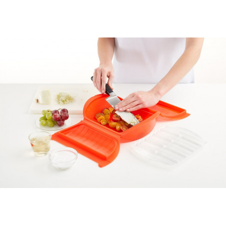 Vas gatire cu aburi pentru cuptorul cu microunde Lekue 1009026, 1,4 litri, 3-4 portii, Silicon platin, Rosu