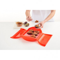 Vas gatire cu aburi pentru cuptorul cu microunde Lekue 1009026, 1,4 litri, 3-4 portii, Silicon platin, Rosu