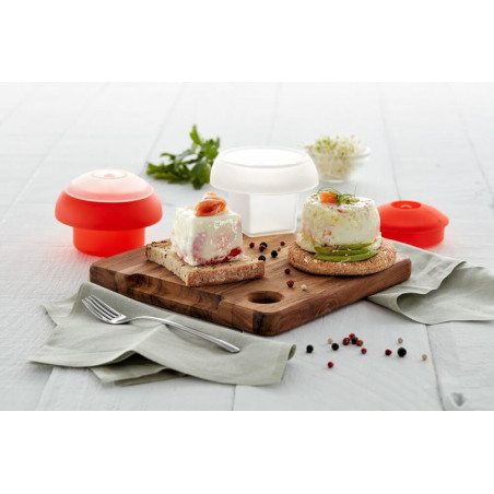 Vas pentru gatit oua la cuptorul cu microunde Lekue 1009050, 100 ml, 1 ou, silicon platinat, Rosu/Transparent