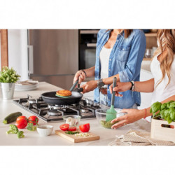 Lekue 1010182 spatulă cu fante, 30,6 cm, rezistentă la zgârieturi, 4/220 °C, margine flexibilă, verde