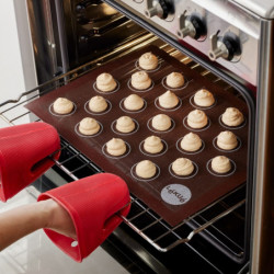 Lekue 1010197 covor de copt, 40x30 cm, silicon, microperforat, +4/220 °C, negru