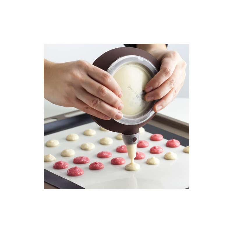 Seringa pentru patiserie Lekue 1010198, 6 accesorii, -60°C/+220°C, Silicon platinat, Maro