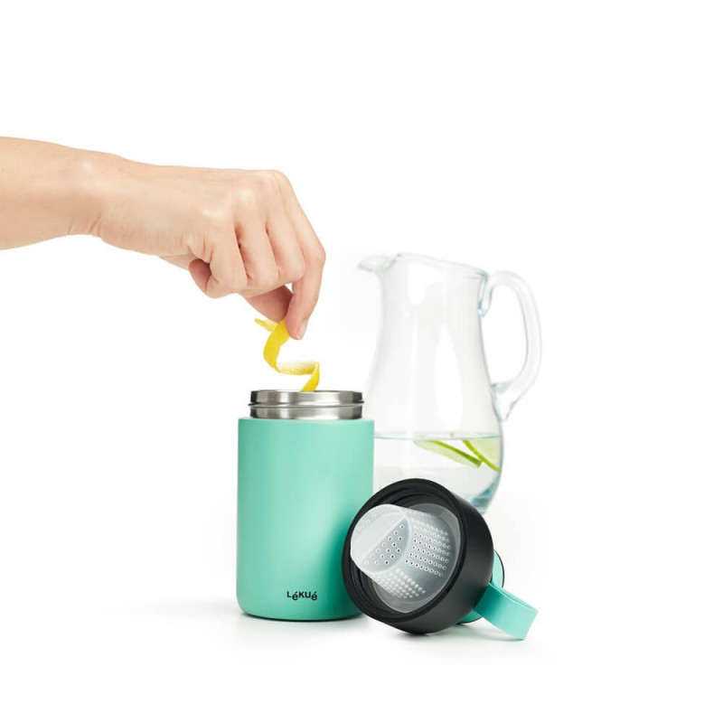 Sticla termos cu infuzor Lekue On The Go 1010229, 500 ml, Perete dublu vidat, Inchidere ermetica, -20/+80 °C, Otel inoxidabil, Turcoaz