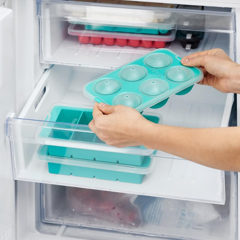 Forma cuburi de gheata cu capac Lekue 1010246, 20,5x13x5,5 cm, 6 sfere, Silicon platinat, -20°C/+80°C, Albastru deschis