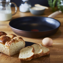 Tigaie Tefal Eco-Respect G2540602, 28 cm, Strat antiaderent din titan, Thermo-Fusion, Thermo-Signal, Inductie, Bronz/Maro