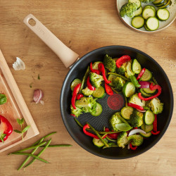 Tigaie Tefal Eco-Respect G2540602, 28 cm, Strat antiaderent din titan, Thermo-Fusion, Thermo-Signal, Inductie, Bronz/Maro