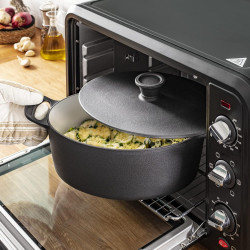 Cratita din fonta Tefal E2125455, 5,1 l, 45 cm, Formă ovala, Pana la 250 °C, Emailată, Inductie, Negru