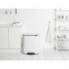 Coș de gunoi Brabantia Bo Pedal 1003188, 2x30 l, închidere lină, bază antiderapantă, alb