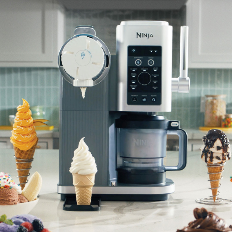 Aparat de înghețată 13-în-1 Ninja CREAMi Scoop & Swirl™ NC701EU, 800 W, 13 programe, manetă cu 3 trepte pentru cornetele de înghețată, CreamiFit, Creamify, 2 cupe de 473 ml, personalizare, gri/negru
