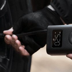 Compresor de aer cu acumulator Xiaomi Portable Electric Air Compressor 2 BHR7112GL, 3-150 psi, Pana la 10 anvelope, 6 moduri, 3 adaptoare, Lanterna LED, Negru