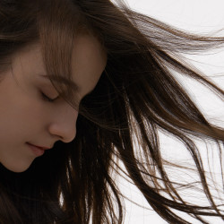 Uscator de par Xiaomi Mi Ionic Hair Dryer H300 BHR5081GL, 1600 W, Terapie ionica, NTC, Aer cald/rece alternativ, Carcasa metalica, Alb