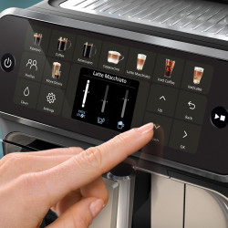 Espressor automat Philips LatteGo 5500 EP5543/90, 1500 W, 15 bar, 1,8 l, 20 bauturi, LatteGo, SilentBrew, QuickStart, Rasnita ceramica, Ecran tactil, Alb cromat
