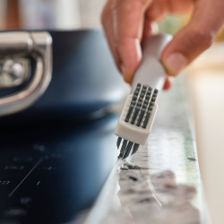 Perie pentru curatarea gresiei Joseph Joseph CleanTech™ 6500021, 18 x 5 x 3 cm, 2 tipuri de fibre, Bej