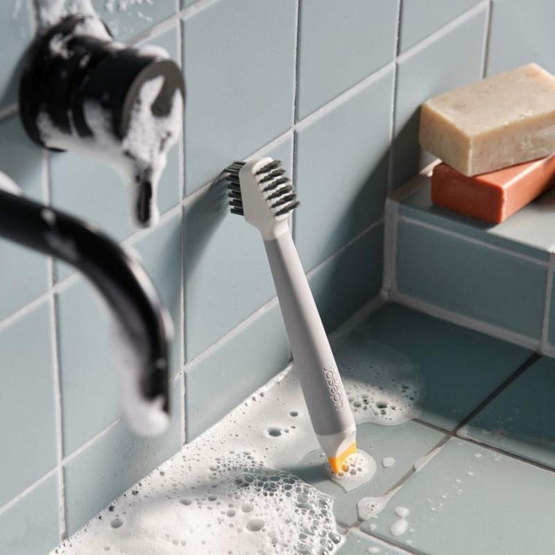 Perie pentru curatarea gresiei Joseph Joseph CleanTech™ 6500021, 18 x 5 x 3 cm, 2 tipuri de fibre, Bej