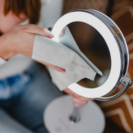 Oglindă cosmetică Beautifly Looking Glass Light, 14,5 cm, mărire 10x, USB-C, LED, reglare la 360°, argintiu