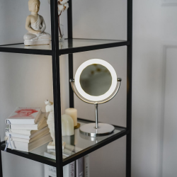 Oglindă cosmetică Beautifly Looking Glass Light, 14,5 cm, mărire 10x, USB-C, LED, reglare la 360°, argintiu