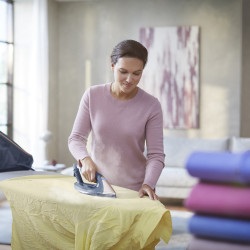 Generator de abur Philips PerfectCare 9000 PSG9050/20, 3100 W, 1,8 l, 9 bari, 190 g/min, jet de abur de 750 g, AI + cameră, SteamGlide Elite, negru