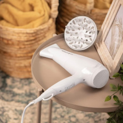 Uscător de păr Remington Power Dry Ionic D3199, 2200 W, 2 viteze, 3 niveluri de căldură, ionizare, alb