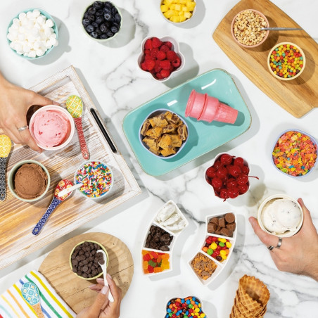 Aparat de facut inghetata 13in1 Ninja CREAMi Scoop & Swirl™ NC701EUSTGD, 800 W, 13 programe, Maneta cu 3 trepte pentru cornete, CreamiFit, Creamify, 2 cupe de 473 ml, Personalizare, Crem/Auriu