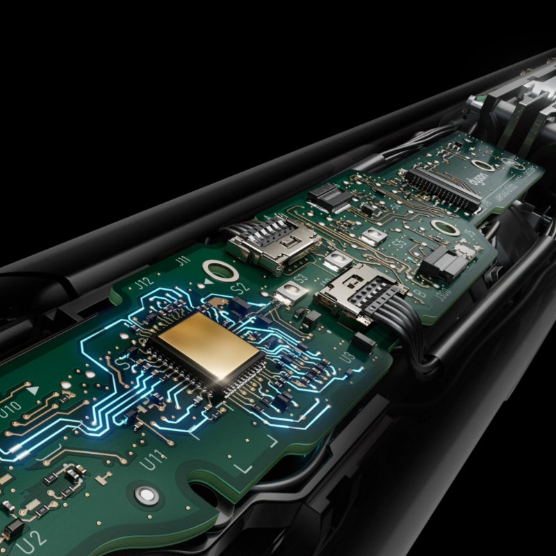 Placă de îndreptat părul Dyson HT01 Airstrait RdVe/Gd 596931-01, 1600 W, max. 140 °C, ionizare, 6 niveluri de temperatură, protejează părul, acoperire din cupru, ecran LCD, roșu catifelat/auriu