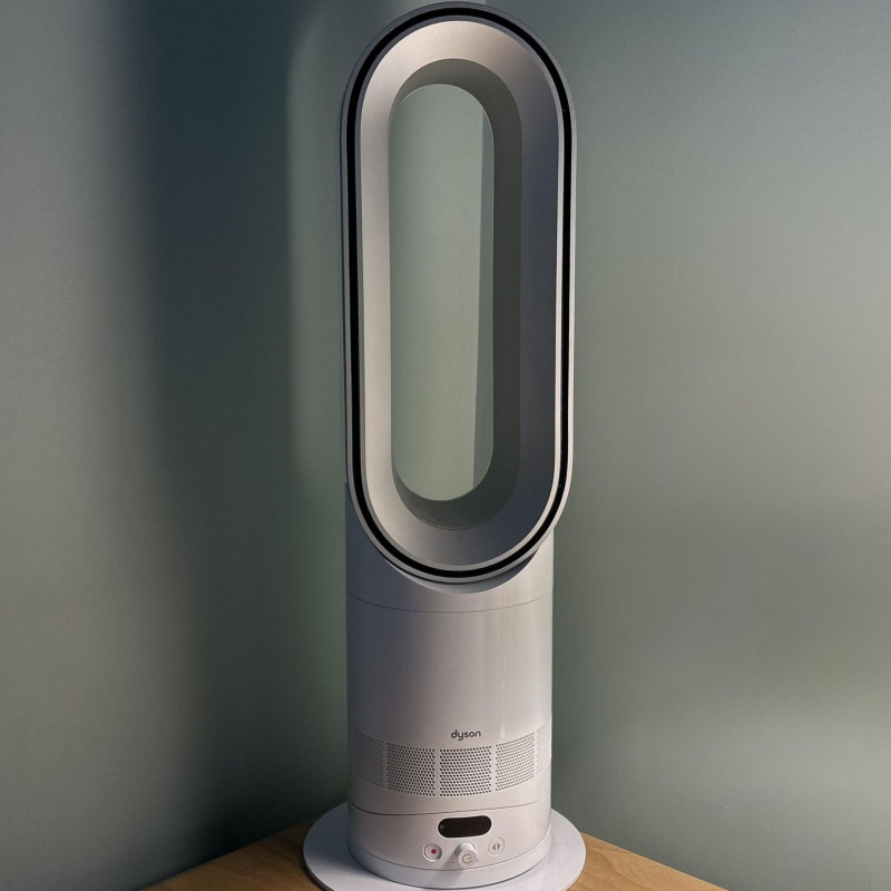 Aparat de încălzire și răcire 2-în-1 Dyson AM15 Hot+Cool 586340-01, 35 m², 10 viteze, oscilație 70°, ecran LCD, protecție împotriva răsturnării, Air Multiplier™, alb/argintiu