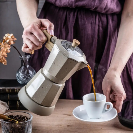 Aparat electric de cafea cubanez Klausberg KB 7999, 500 W, 6 cesti, Element de incalzire incorporat, Supapa de siguranta, Bej