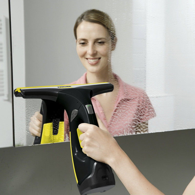 Aparat de curățat geamuri Karcher WV 2 PREMIUM, 100 ml, autonomie de 35 min, până la 105 m², indicator LED, negru/galben