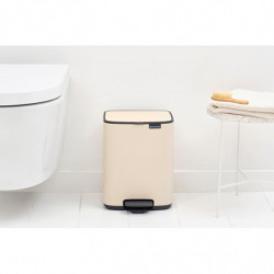 Coș de gunoi Brabantia Bo Pedal 1010077, 7 l, închidere lentă, bază cauciucată, bej
