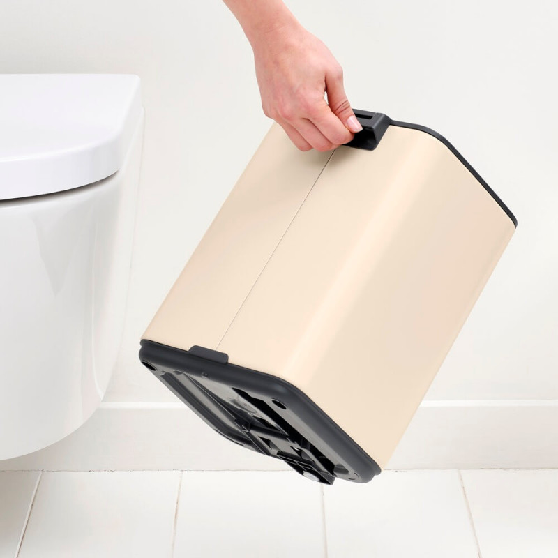 Coș de gunoi Brabantia Bo Pedal 1010077, 7 l, închidere lentă, bază cauciucată, bej
