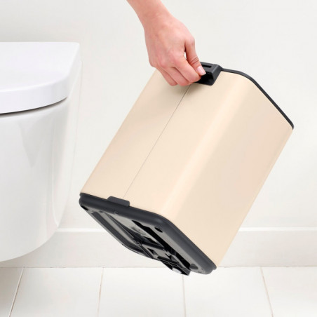 Coș de gunoi Brabantia Bo Pedal 1010077, 7 l, închidere lentă, bază cauciucată, bej
