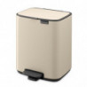 Coș de gunoi Brabantia Bo Pedal 1010077, 7 l, închidere lentă, bază cauciucată, bej