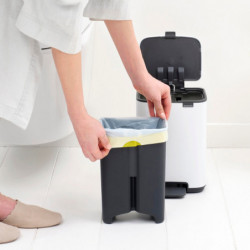 Coș de gunoi Brabantia Bo Pedal 1010117, 4 l, închidere ușoară, bază antiderapantă, alb
