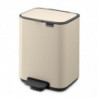 Coș de gunoi Brabantia Bo Pedal 1010122, 4 l, închidere ușoară, bază antiderapantă, bej