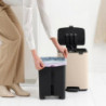 Coș de gunoi Brabantia Bo Pedal 1010123, 12 l, închidere ușoară, bază antiderapantă, bej