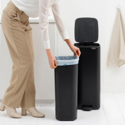 Coș de gunoi Brabantia Bo Pedal 1010139, 30 l, închidere ușoară, bază antiderapantă, negru