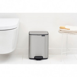 Coș de gunoi Brabantia Bo Pedal 1010142, 7 l, închidere lentă, bază cauciucată, rezistent la amprente, oțel inoxidabil