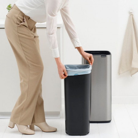 Coș de gunoi Brabantia Bo Touch 1010145, 30 l, Deschidere lină și silențioasă, Gaură mare, Rezistent la amprente, Oțel inoxidabil/Mat