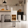 Coș de gunoi cu pedală Brabantia NewIcon 1010442, 30 l, închidere lentă, bază antiderapantă, gri deschis