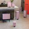 Coș de gunoi cu pedală Brabantia NewIcon 1010443, 30 l, închidere lentă, bază antiderapantă, roz